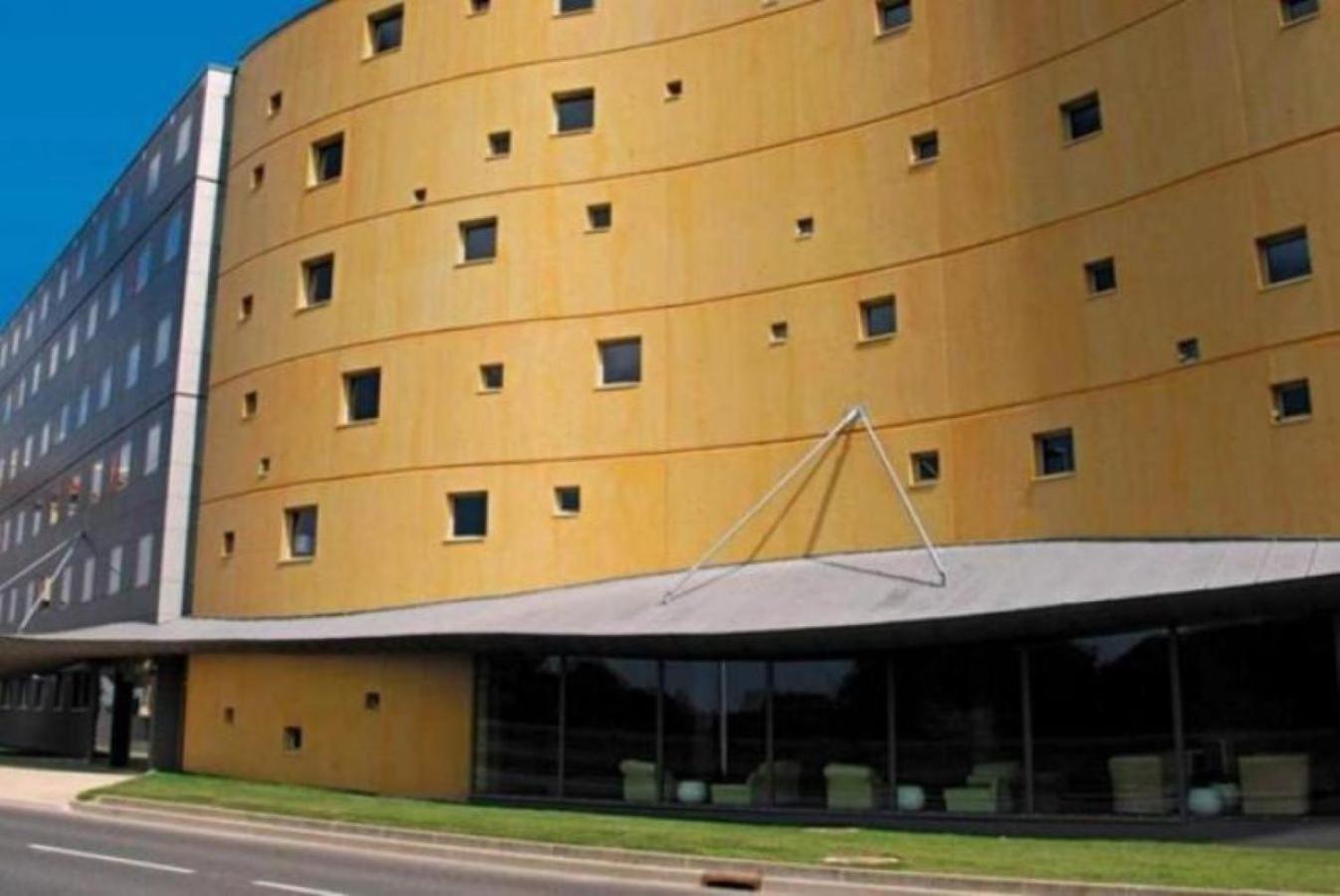 Standing Hotel Suites By Actisource Roissy-en-France Zewnętrze zdjęcie