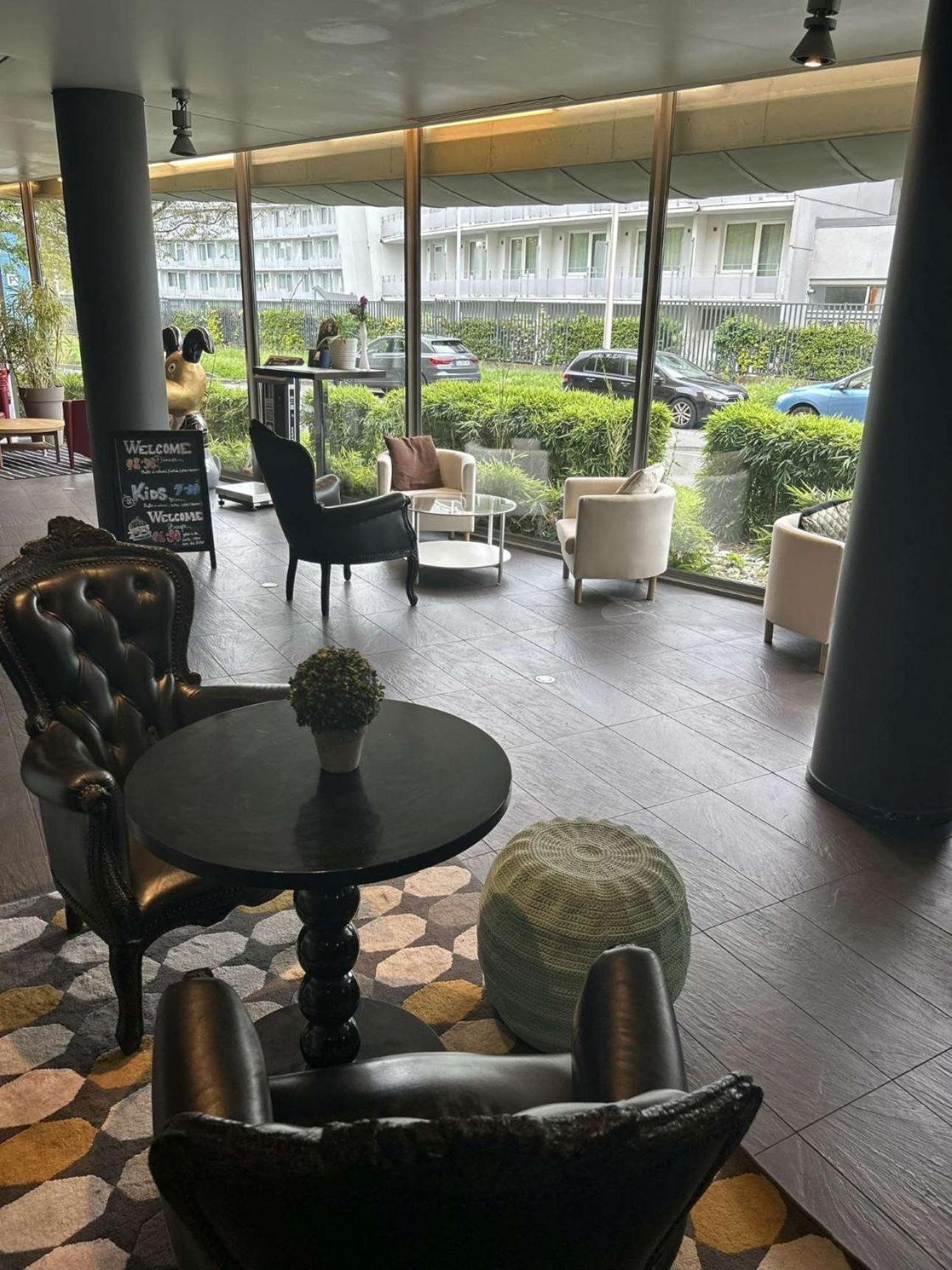 Standing Hotel Suites By Actisource Roissy-en-France Zewnętrze zdjęcie