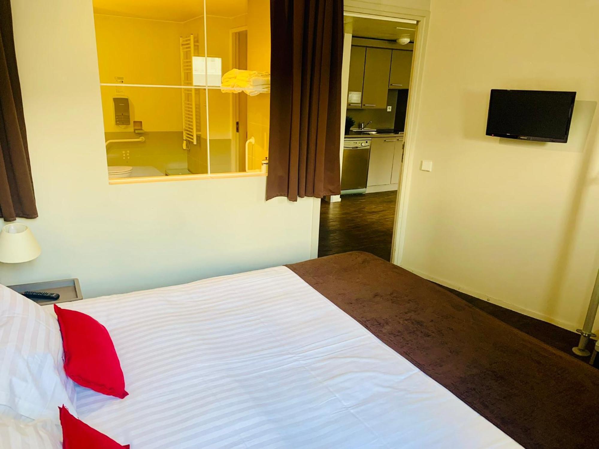 Standing Hotel Suites By Actisource Roissy-en-France Zewnętrze zdjęcie