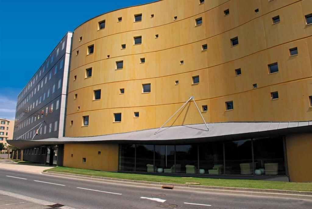 Standing Hotel Suites By Actisource Roissy-en-France Zewnętrze zdjęcie